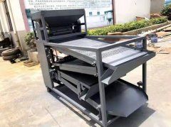 8層復(fù)試花椒振動篩 小型家用花椒篩選機發(fā)往四川綿陽